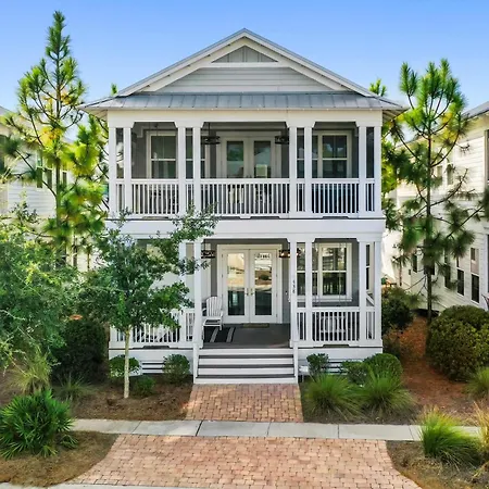 30A Beach Retreat, Golf Cart, Bikes & Pool Access
